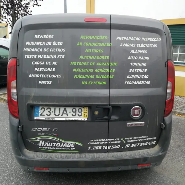 Trabalho da equipa HautoJabe na oficina